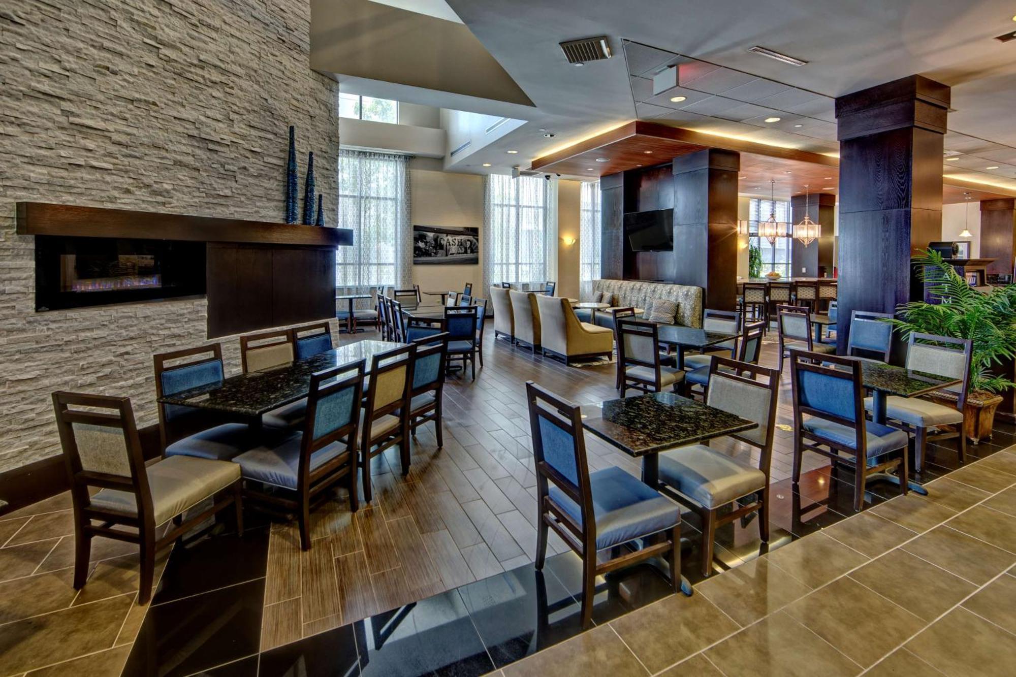 Hampton Inn & Suites Nashville-Downtown Esterno foto